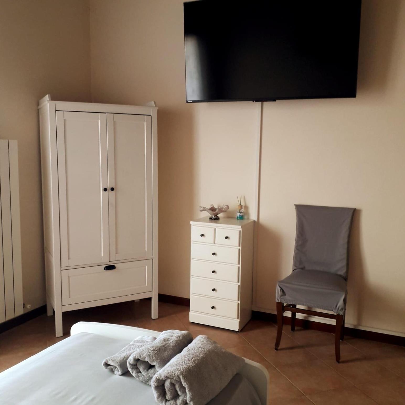 Beb Ulivo Bed & Breakfast Santa Giuletta Exterior foto